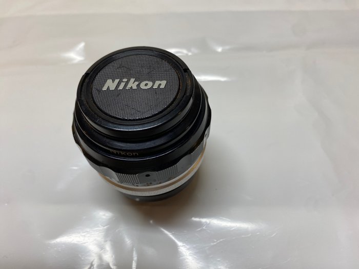 Nikon Nikkor-H Auto 85mm 1:1.8 Kameralinse