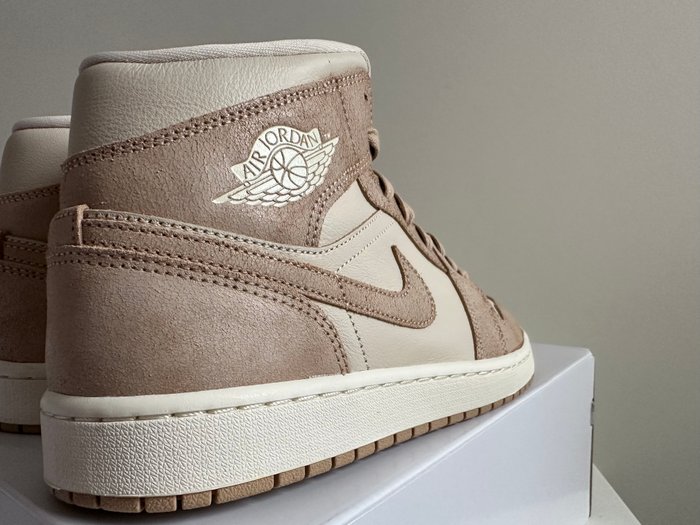 Air Jordan - Air Jordan 1 Mid - Sneakers - Størelse: EU 44