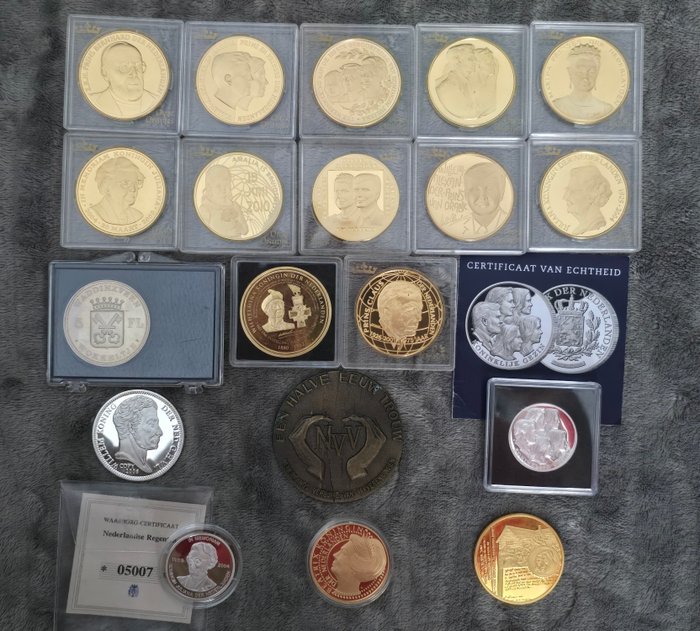 Holland Medal Various Years (19 stuks)  (Ingen mindstepris)