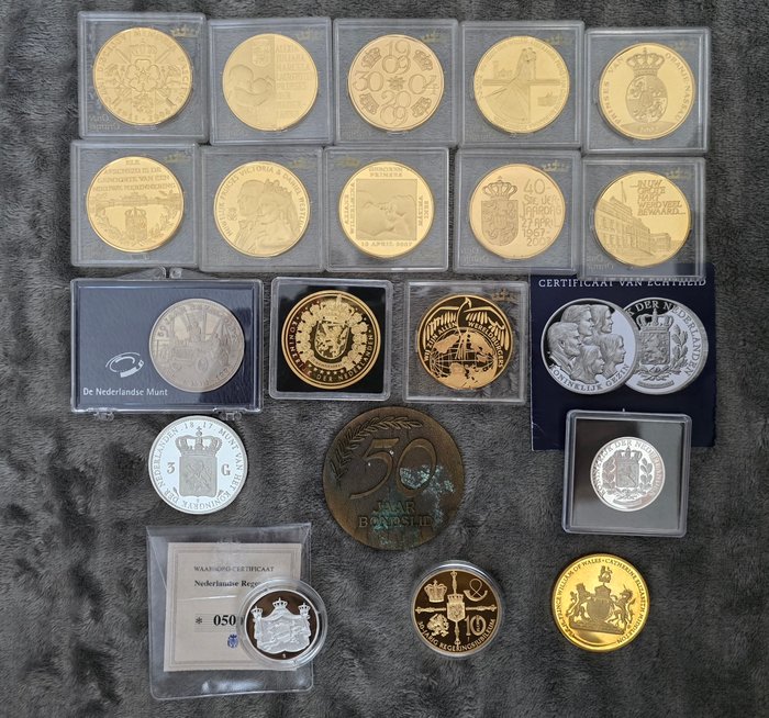 Holland Medal Various Years (19 stuks)  (Ingen mindstepris)