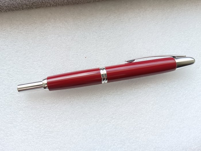 Pilot Capless - Penna Stilografica Pilot Capless Rosso nib 18 kt 750 - Fyldepen