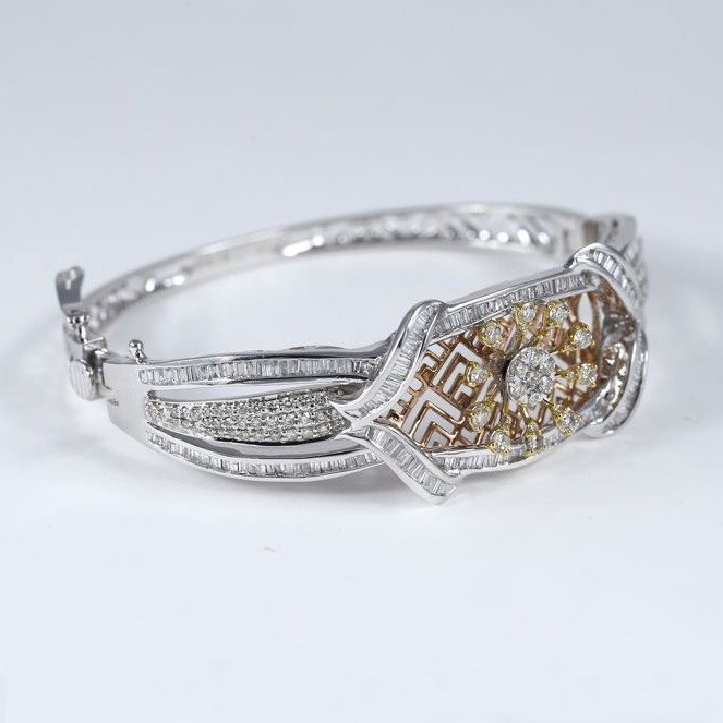 Manchetarmbånd - 14 karat Hvidguld -  3.05ct. tw. Diamant (Natur) - Diamant - Hvidguld manchet armbånd