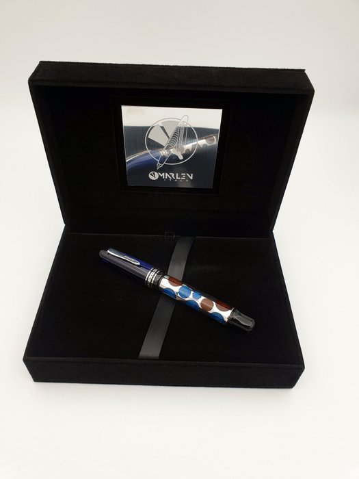 Marlen - Forme Magnum Blu - Edizione Speciale in Resina e Argento con dettagli smaltati a mano - Rollerpen