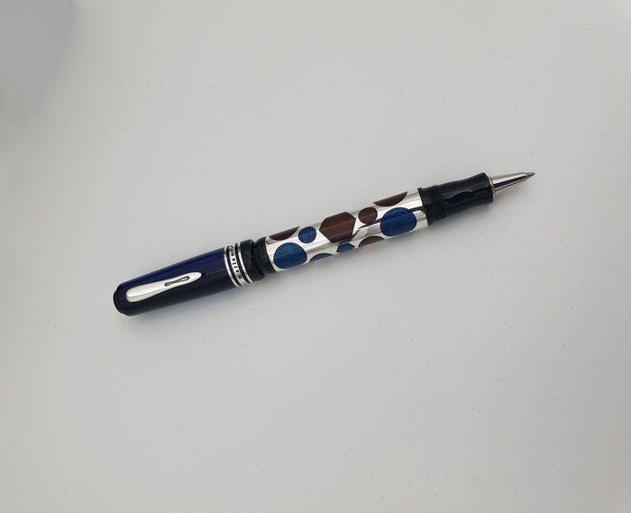 Marlen - Forme Magnum Blu - Edizione Speciale in Resina e Argento con dettagli smaltati a mano - Rollerpen