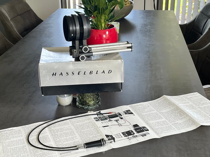 Hasselblad Bellows Extension ( code : 40223 ) + Double cable release + Instructions + box. 120/mellemformat kamera  (Ingen mindstepris)