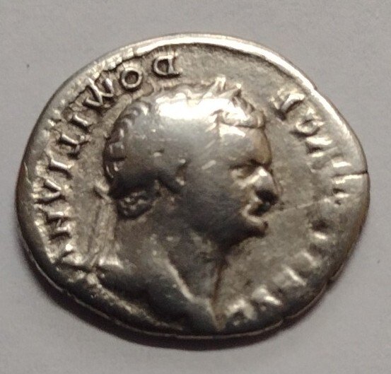 Romarriket. Domitian (AD 81-96). Denarius da Cesare AD 78-79. COS V - Soldato su cavallo  (Ingen mindstepris)