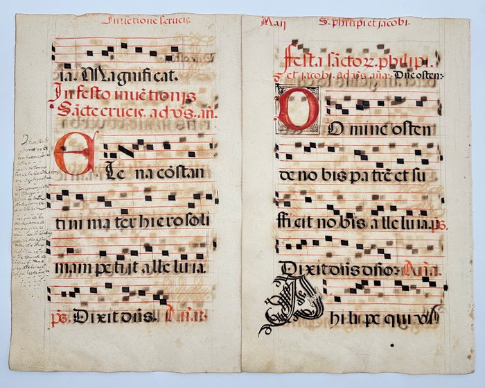 Manuskript - Unknown - Set of 2 Sheets - Latin antiphonary on paper with initials in red and black - 1600s - 1600