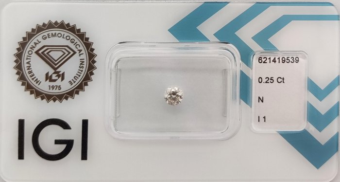 Ingen mindstepris - 1 pcs Diamant  (Natur)  - 0.25 ct - Rund - N (tonet) - I1 - International Gemological Institute (IGI)