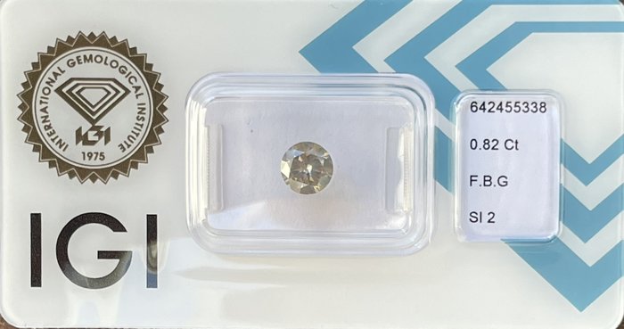 Ingen mindstepris - 1 pcs Diamant  (Natur)  - 082 ct - Rund - SI2 - International Gemological Institute (IGI) - FBG