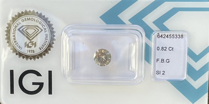 Ingen mindstepris - 1 pcs Diamant  (Natur)  - 082 ct - Rund - SI2 - International Gemological Institute (IGI) - FBG