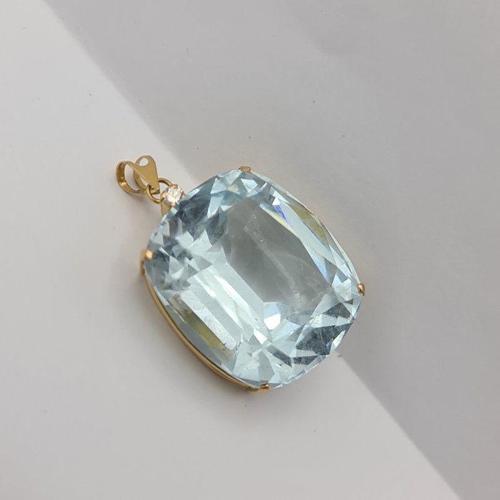 Vedhæng - 18 kraat Gulguld -  66.25ct. tw. Akvamarin - Diamant