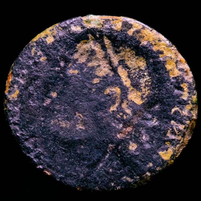 Romarriket. Constantine II (AD 337-340). Bronze brockage half follis reverse with the incuse bust.  (Ingen mindstepris)