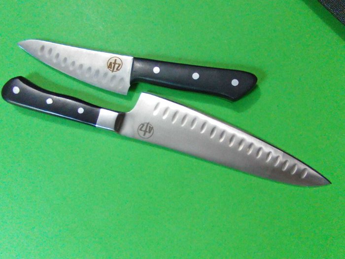 Køkkenkniv - Chef's knife -  Specielt designet og udformet - 2 stk sæt, hvidt Shirogami stål med sort håndtag - Nordamerika