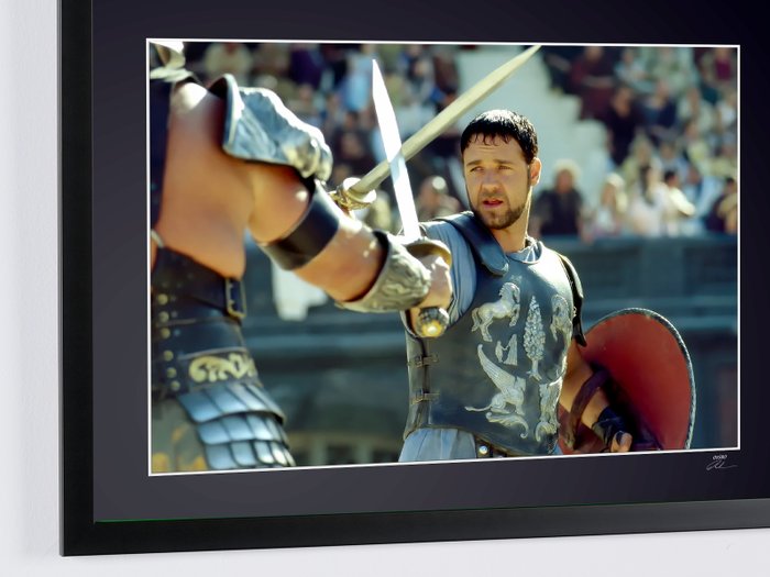 Russell Crowe ‘Gladiator’ (2000) - Academy Awards Oscar 2021 - Fine Art Photography - Luxury Wooden Framed 70X50 cm - Limited Edition Nr 02 of 30 - Serial ID 17021 - Original Certificate (COA), Hologram Logo Editor and QR Code - 100% New items.