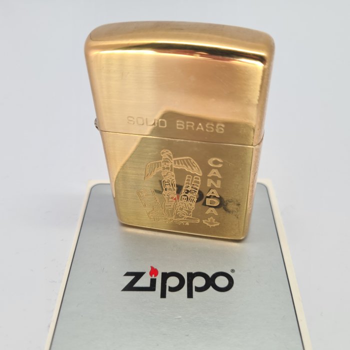 Zippo - Canada - Lighter - Messing