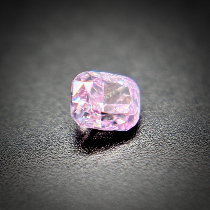 1 pcs Diamant  (Naturfarvet)  - 0.09 ct - Pude - Fancy Lille nuance Lyserød - SI2 - International Gemological Institute (IGI)