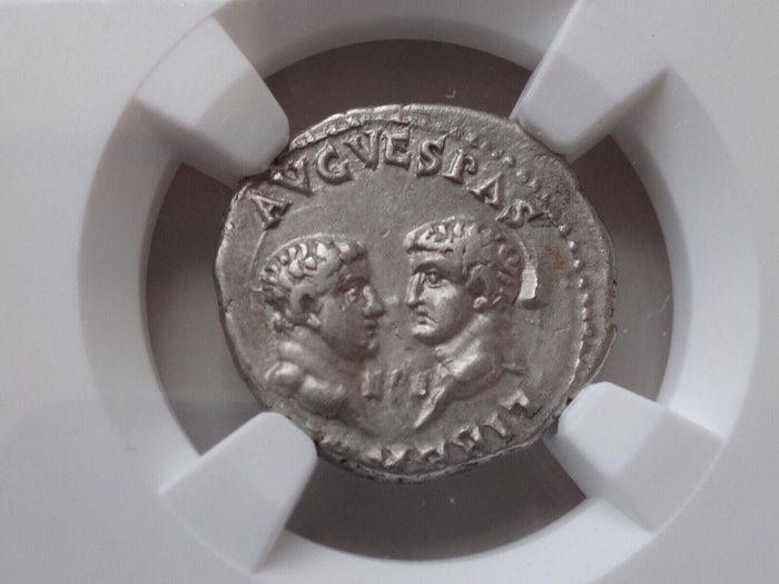 Romarriket. Vespasian with Titus and Domitian as Caesares (69-79). Denarius Ephesus mint. Very rare - NGC "Ch XF" 4/5 - 3/5