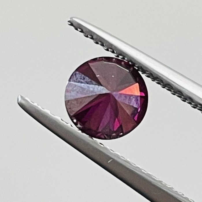 1 pcs Diamant  (Farvebehandlet)  - 0.71 ct - Rund - Fancy deep Brunlig, Lille nuance Lyserød - VS1 - Gemological Institute of America (GIA) - Naturlig jordudvundet diamant