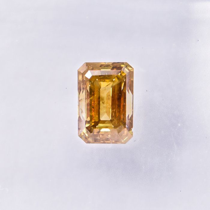 Ingen mindstepris - 1 pcs Diamant  (Naturfarvet)  - 0.60 ct - Smaragd - Fancy intense Gullig Orange - I1 - International Gemological Institute (IGI)