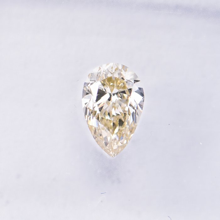 Ingen mindstepris - 1 pcs Diamant  (Naturfarvet)  - 0.30 ct - Pære - Fancy light Brunlig, Grønlig Gul - VVS2 - International Gemological Institute (IGI)