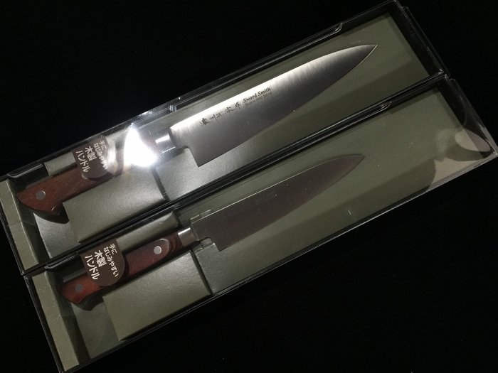 正宗 MASAMUNE / Set of 2 / 牛刀 GYUTO ペティ PETTY - Bordkniv (2) - Japansk køkkenkniv - Stål Træ