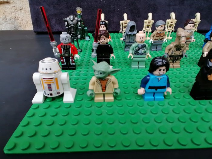 Lego - Lot de 25 Minifigs Lego Star Wars ; Anakin Skywalker ; R2D2 ; Boba Fett Young ; Yoda ; Dark Vador - 2000-2010 - Frankrig