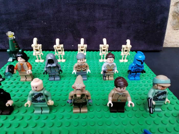 Lego - Lot de 25 Minifigs Lego Star Wars ; Anakin Skywalker ; R2D2 ; Boba Fett Young ; Yoda ; Dark Vador - 2000-2010 - Frankrig