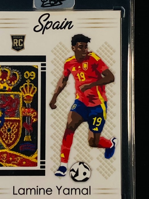 2023 Custom Card - Lamine Yamal - Rookie Card - Limited Edition /50 - Double Signed by The Artist - Logo Spain - 1 Card - Næsten så god som ny (NM)