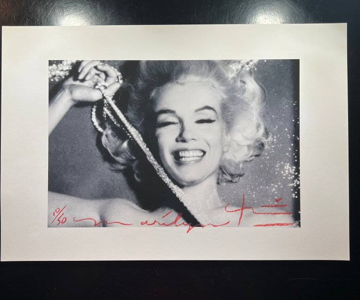 Bert Stern - Bert Stern signed Famous Marilyn Monroe laughing in rhinestones