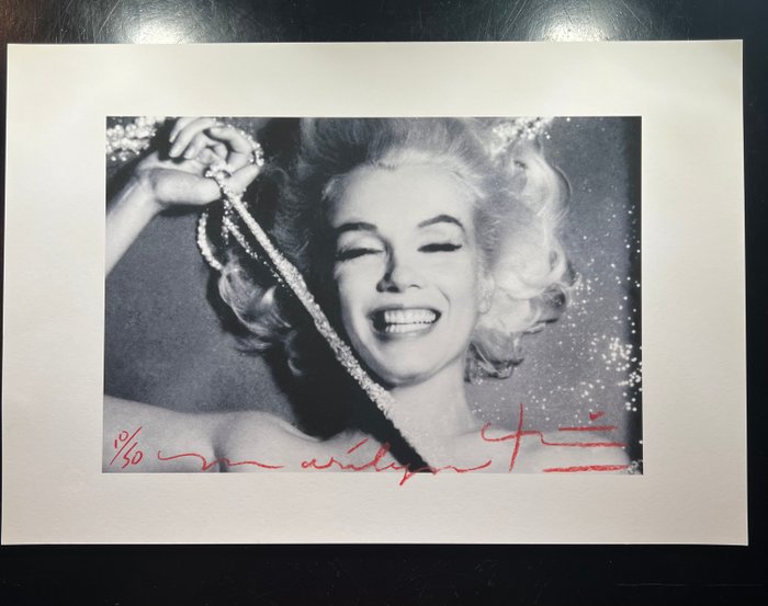 Bert Stern - Bert Stern signed Famous Marilyn Monroe laughing in rhinestones