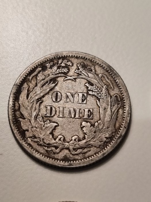 Förenta staterna 1868 Liberty Seated Dime together with 2x Silver Roosevelt Dimes and a CuNi Roosevelt Dime  (Ingen mindstepris)