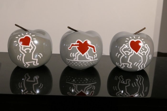 Rich'ART - Lot de 3 pommes en hommage à Keith Haring - L Size - 12,5 cm de diamètre - Peintes à l'acrylique