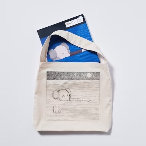 Kaws (1974) - Kaws  x Uniqlo Artbook + Tote Bag