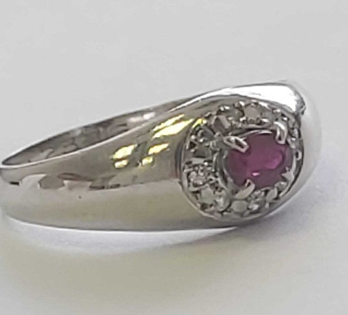 Ring Platin -  0.31ct. tw. Rubin - Diamant