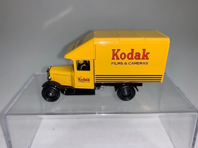 Kodak, Lledo en Days Gone. Modelauto - merchandise | Analogt kamera