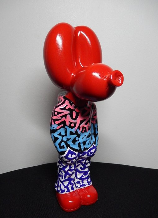 Enigme09 (1979) - Red Street Balloon Dog