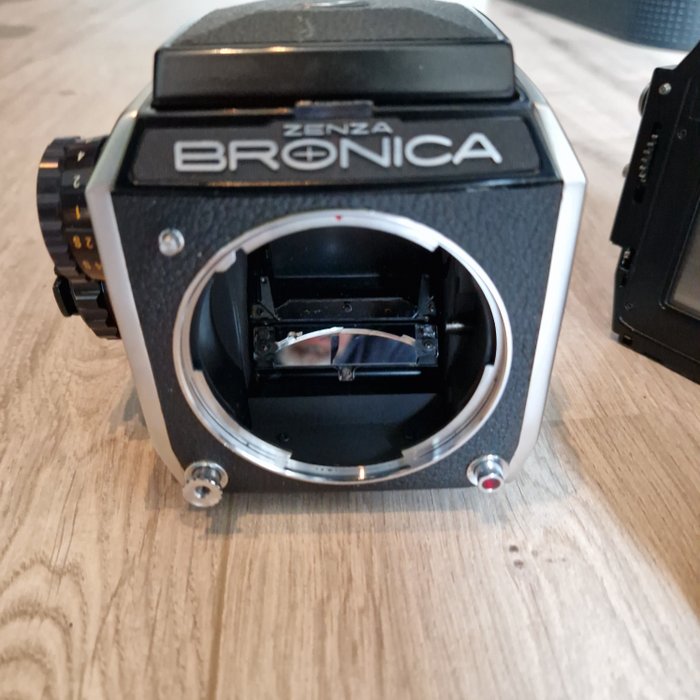 Bronica EC Mellemformat kamera