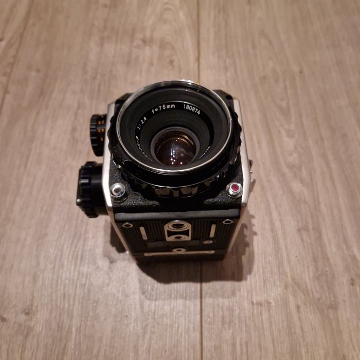 Bronica EC Mellemformat kamera