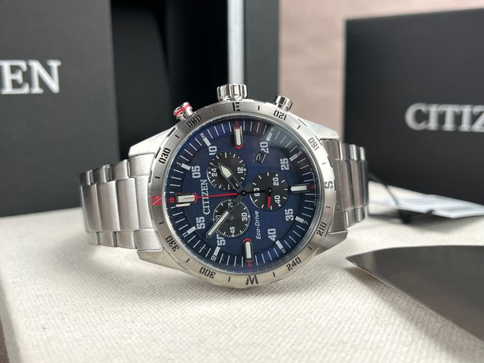 Citizen - Eco-Drive Chronograph Date - Ingen mindstepris - AT2520-89L - Mænd - 2011-nu