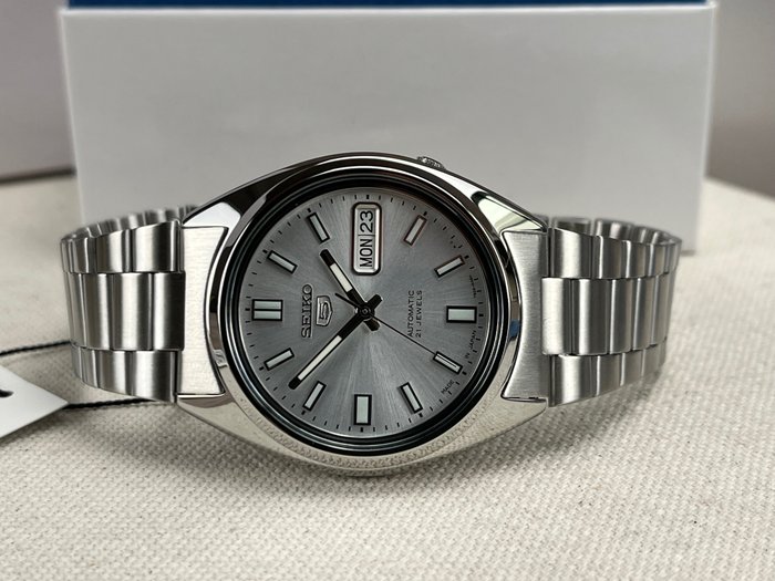 Seiko - 5 - Automatic Day Date - SNXS73J1 - Ingen mindstepris - Mænd - 2011-nu