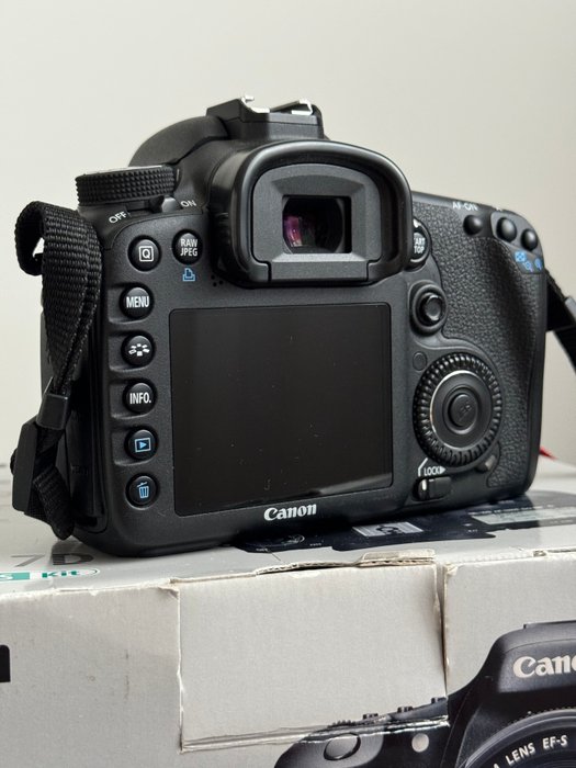 Canon EOS 7D body (only 870 clicks!) Digitalkamera