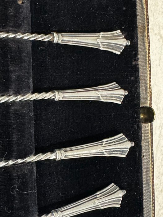 A set of five silver spoons , cased, William Davenport , Birmingham, 1904 - Æske til blink (5) - .925 sølv