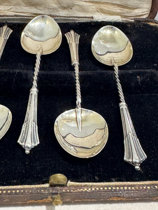 A set of five silver spoons , cased, William Davenport , Birmingham, 1904 - Æske til blink (5) - .925 sølv