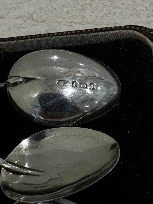 A set of five silver spoons , cased, William Davenport , Birmingham, 1904 - Æske til blink (5) - .925 sølv