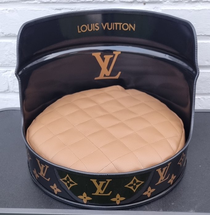 LH creations - Honde of kattemand van oliebarrel Louis vuitton