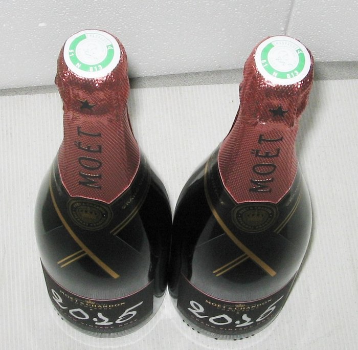 2015 Moët  Chandon, Grand Vintage, Rosé - Champagne Extra Brut - 2 Flasker (0,75 L)