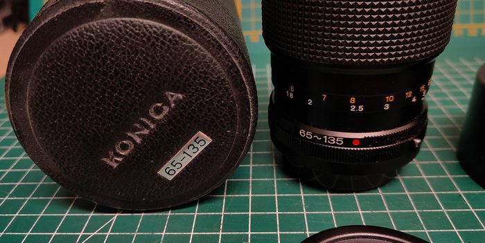 Konica Zoom Hexanon AR 65-135 F4 Zoomobjektiv