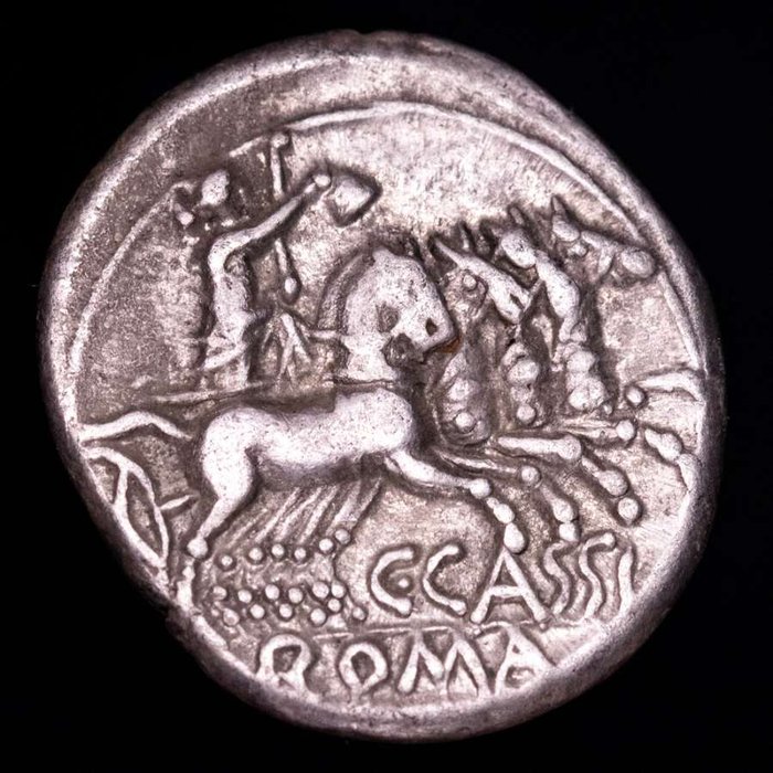 Romerska republiken. C. Cassius, 126 f.Kr.. Denarius 126 BC. Rome. Libertas driving quadriga right, ROMA in exergue.  (Ingen mindstepris)