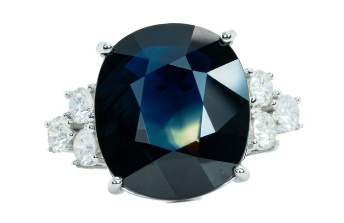 Ingen mindstepris - Ring - 18 kraat Hvidguld, Dyb blå/gul 'Parti-farve' (ingen varme) -  13.80ct. tw. Safir - Diamant - 0,98ct SI