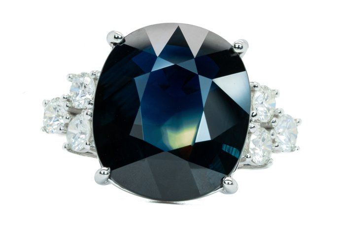 Ingen mindstepris - Ring - 18 kraat Hvidguld, Dyb blå/gul 'Parti-farve' (ingen varme) -  13.80ct. tw. Safir - Diamant - 0,98ct SI